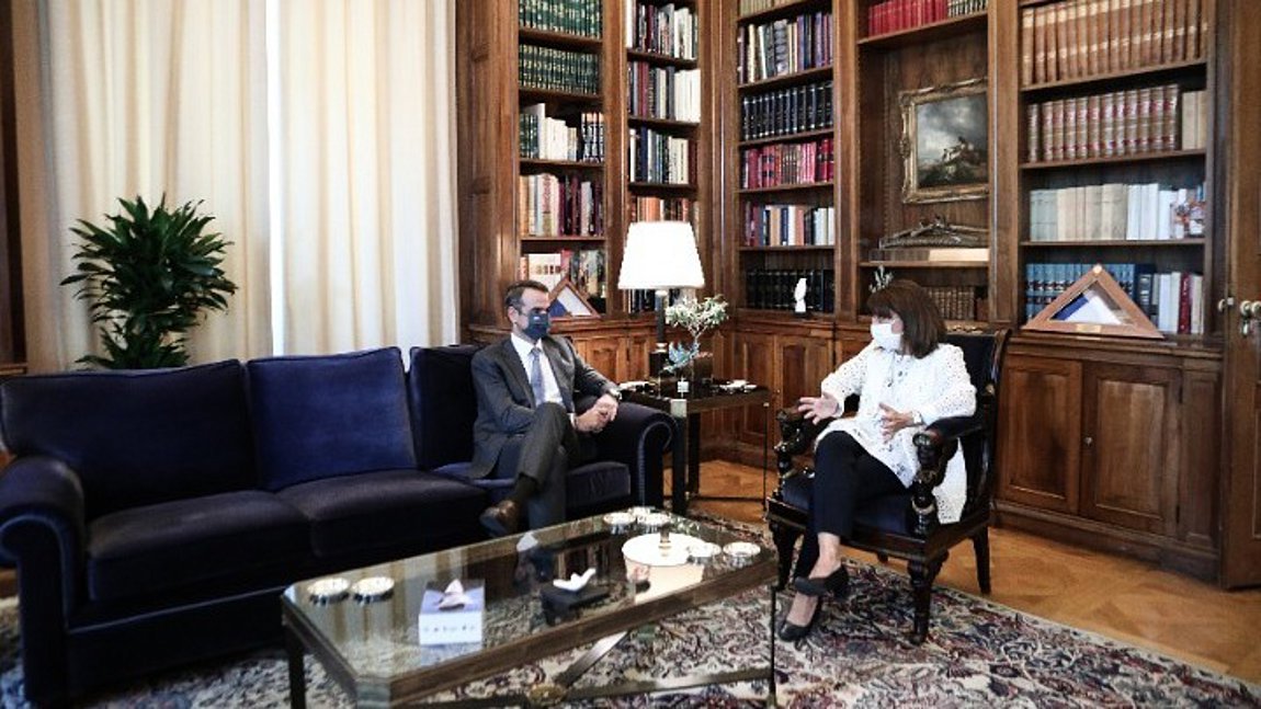 Τηλεδιάσκεψη Σακελλαροπούλου – Μητσοτάκη αύριο στις 12:30