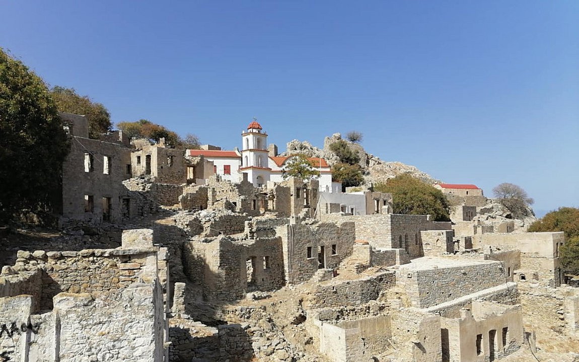 Βόλτα με τα πόδια στην Τήλο