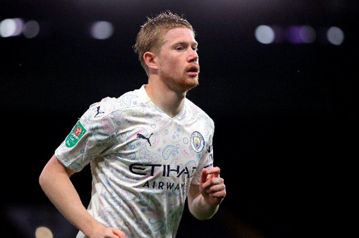 Ανανεώνει έως το 2025 ο Ντε Μπρόινε