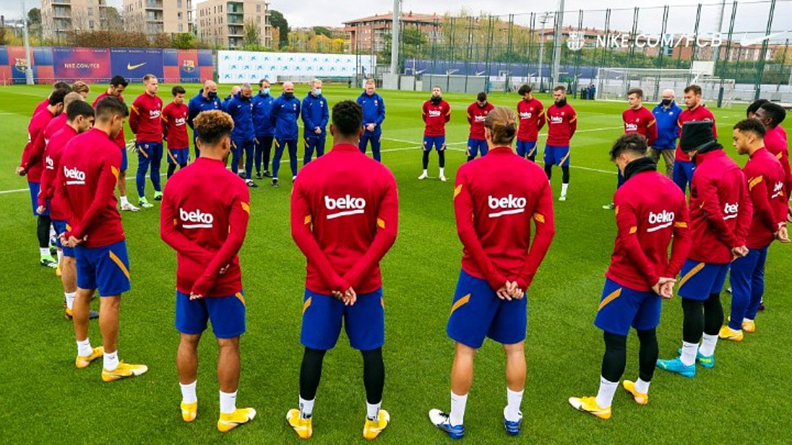 Ντιέγκο Μαραντόνα: Ενός λεπτού σιγή στην προπόνηση της «Μπάρτσα» – ΒΙΝΤΕΟ