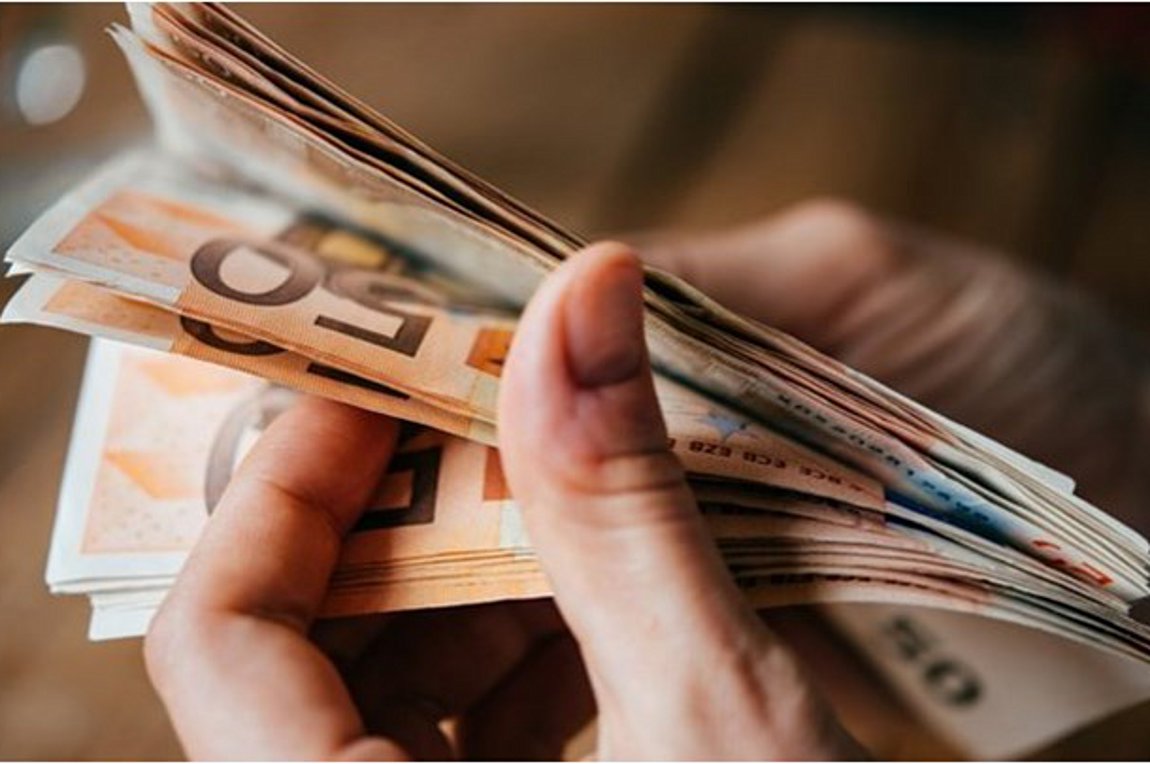 Εννέα πληρωμές από το κράτος μέχρι το τέλος του χρόνου