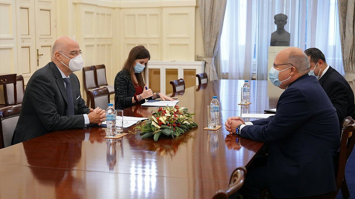 Συνάντηση Δένδια με τον Αιγύπτιο πρέσβη