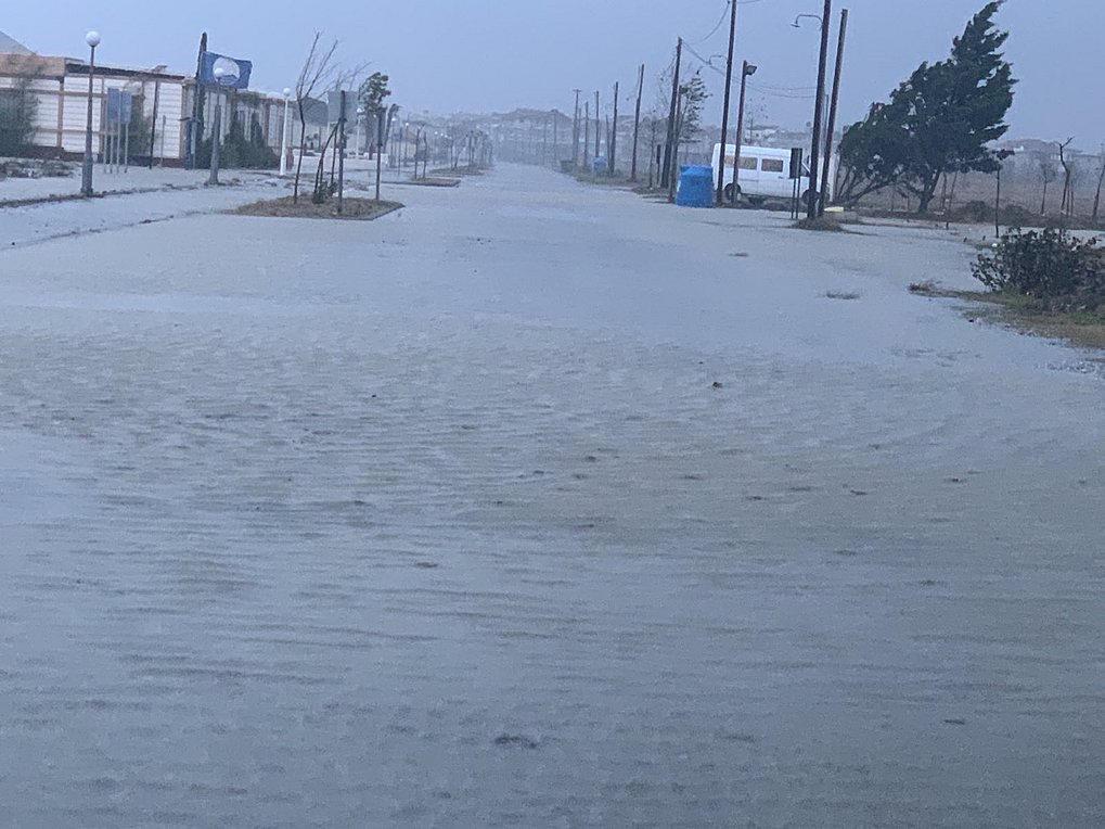 Πιερία: Προβλήματα από την κακοκαιρία – Αντλήσεις υδάτων σε Κατερίνη και Λιτόχωρο