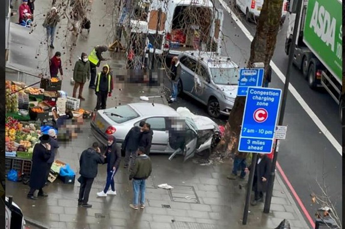 Λονδίνο: Αυτοκίνητο έπεσε πάνω σε πεζούς – Αναφορές για πολλούς τραυματίες – ΦΩΤΟ