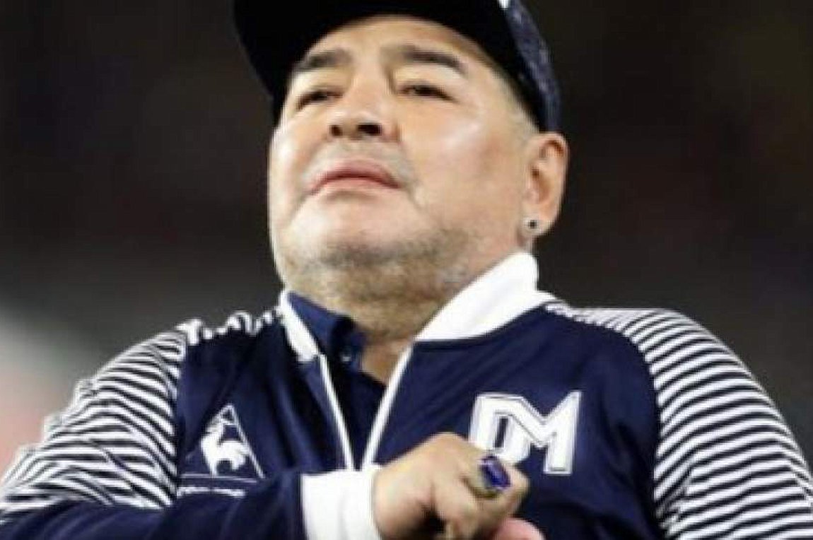 Σάλος στην Αργεντινή με νέο βίντεο για τον Μαραντόνα