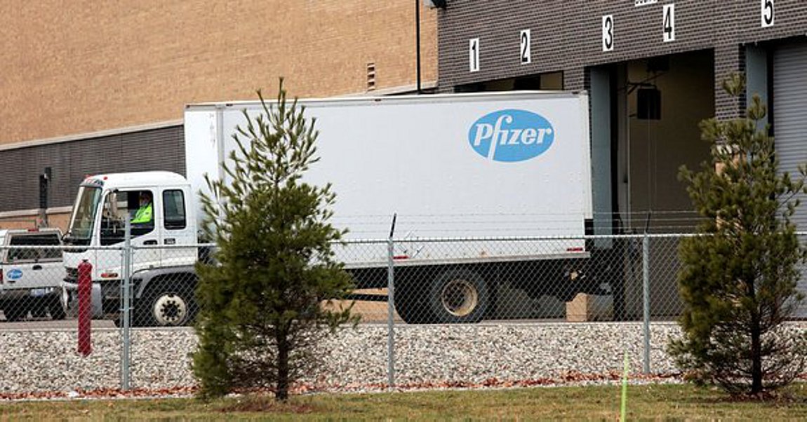 Κορωνοϊός: Η εκστρατεία εμβολιασμού στις ΗΠΑ ξεκινά με κονβόι από νταλίκες