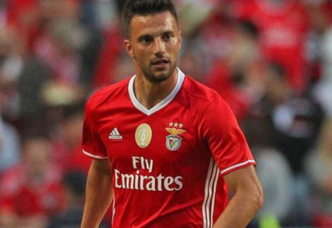 «Βλέπει την πόρτα της εξόδου ο Σάμαρης»