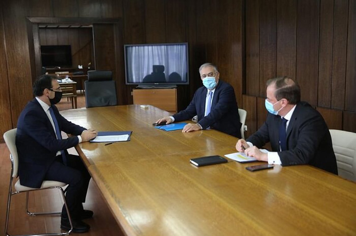 Στενή συνεργασία Θεοδωρικάκου – Καραμανλή για αντισεισμική προστασία δημοσίων κτιρίων και σχολείων