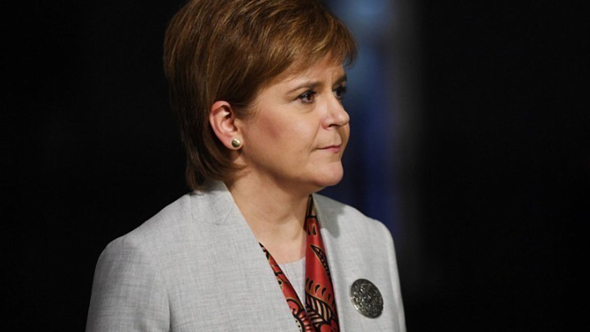 Σκωτία – Άμεση αντικατάσταση Τζόνσον και πρόωρες εκλογές ζητά η πρωθυπουργός Στέρτζον