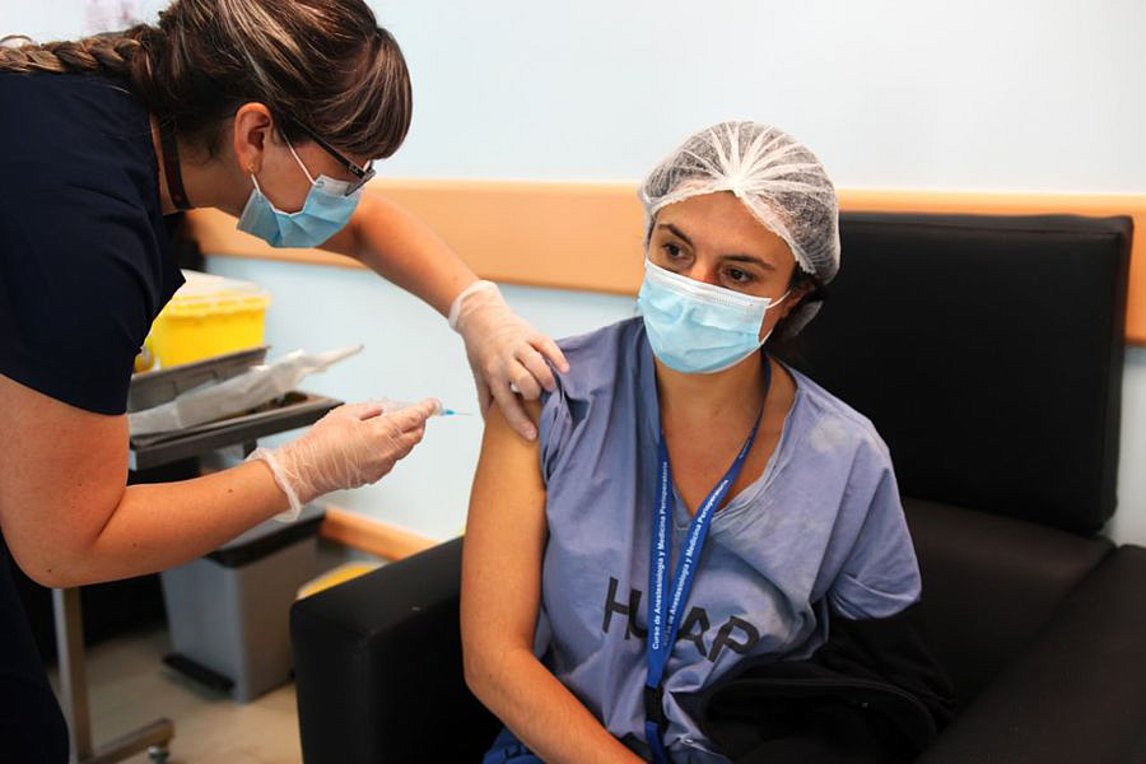 Κορωνοϊός: Ξεκίνησε ο εμβολιασμός στη Χιλή