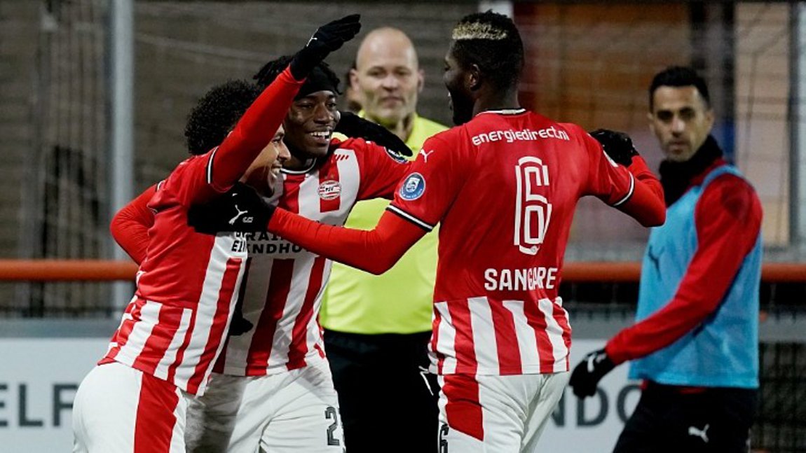 Πρόκριση… στο ρελαντί για την Αϊντχόφεν