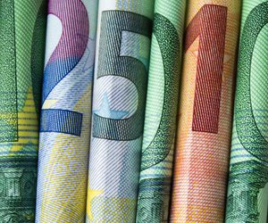 Στα 830 ευρώ ανεβαίνει ο κατώτατος μισθός - Ποια επιδόματα αυξάνονται