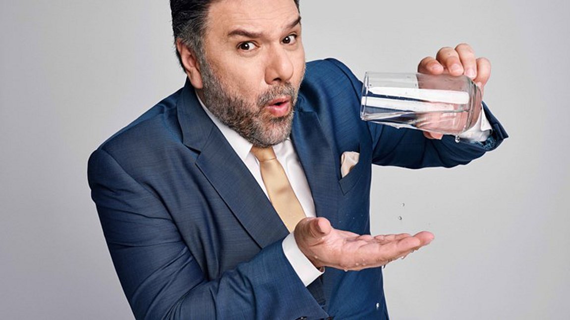 Ανανέωσε το συμβόλαιό του με τον ΑΝΤ1 ο Γρηγόρης Αρναούτογλου