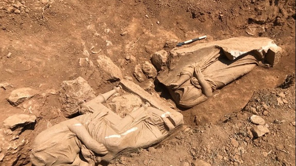 Π. Ζούβελου: «Υψηλής καλλιτεχνικής ποιότητας έργο» το επιτύμβιο μνημείο στην Παιανία