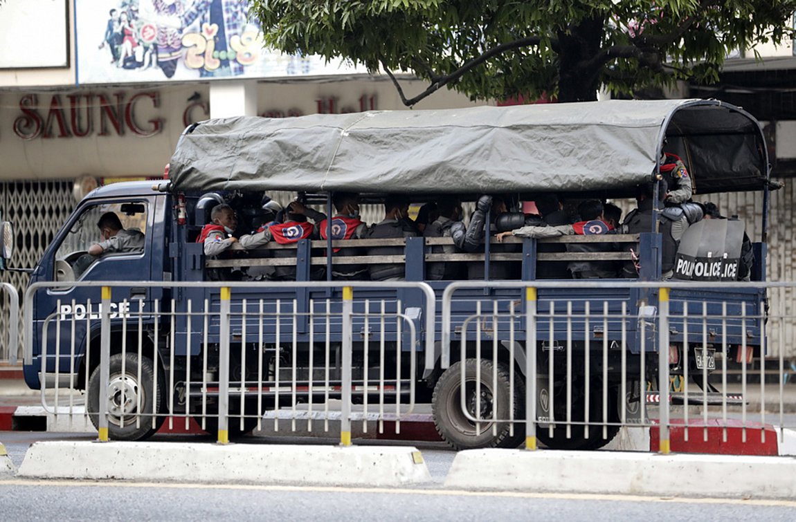 Μιανμάρ: Το Facebook κλείνει όλους τους λογαριασμούς που συνδέονται με τον στρατό