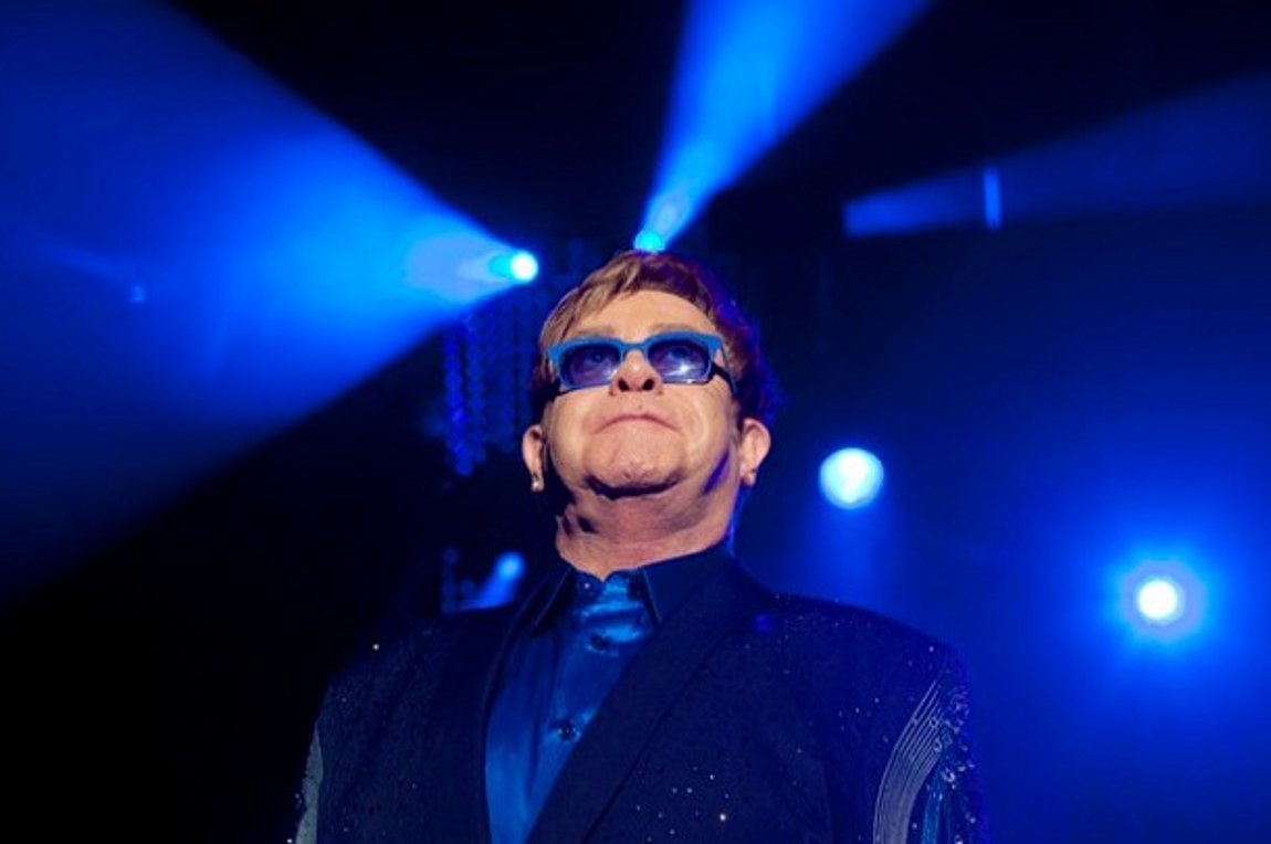 Ο Έλτον Τζον χαιρετίζει τη σειρά « It’s A Sin»