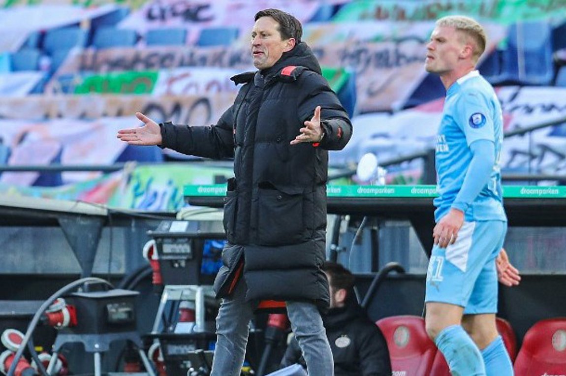 Άνετα η Αϊντχόφεν: 3-0 την Τβέντε