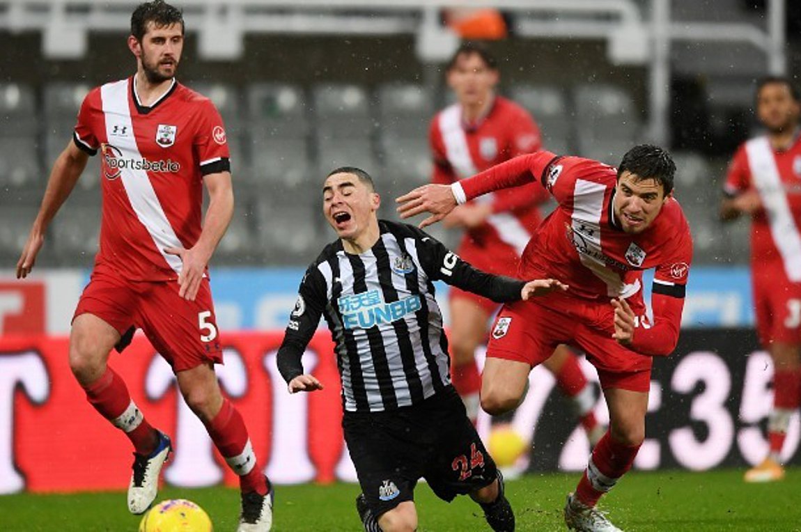 «Τρίποντο»… ζωής με 10 παίκτες η Νιουκάστλ – ΒΙΝΤΕΟ