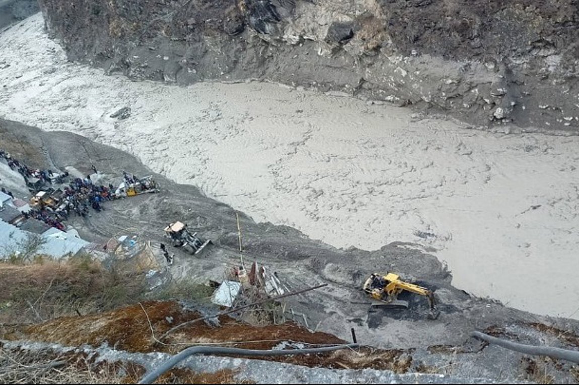 Ινδία-κατάρρευση τμήματος παγετώνα των Ιμαλαΐων: Επτά νεκροί και 125 αγνοούμενοι
