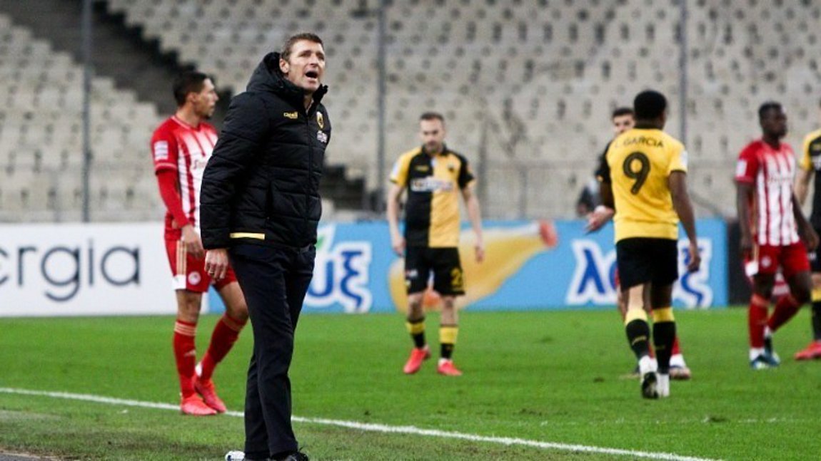 Η Μπάρι ανακοίνωσε τον Καρέρα