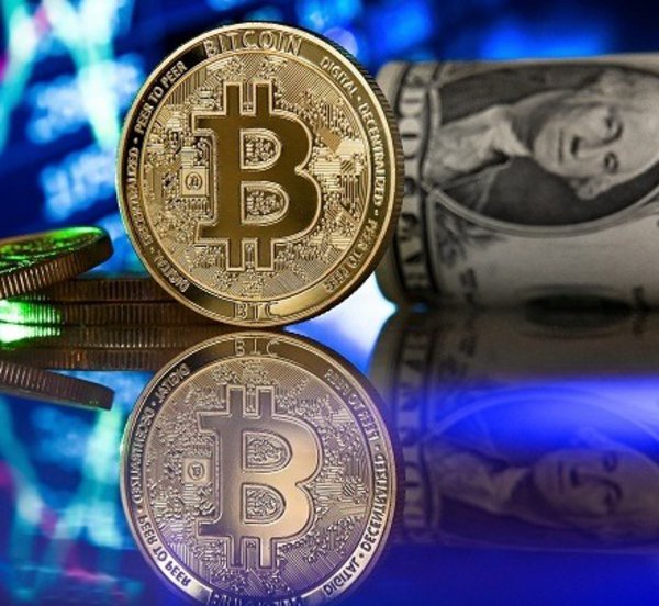 ΗΠΑ: Το bitcoin σπάει για πρώτη φορά το φράγμα των 90.000 δολαρίων