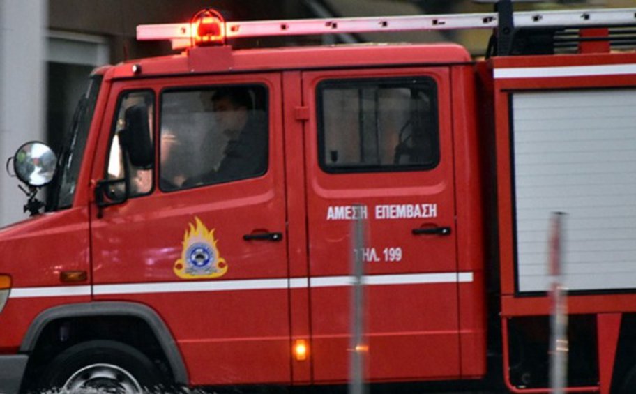 Υπό έλεγχο η πυρκαγιά σε διαμέρισμα στο κέντρο της Αθήνας