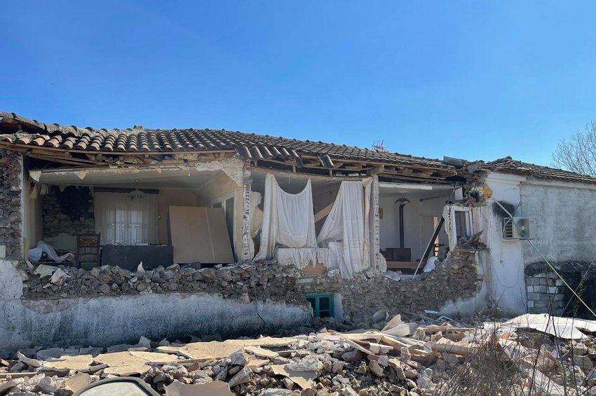 Σεισμός στην Ελασσόνα: Πέθανε 83χρονος από το Μεσοχώρι - Είχε απεγκλωβιστεί από τα ερείπια μετά τα 6,3 Ρίχτερ