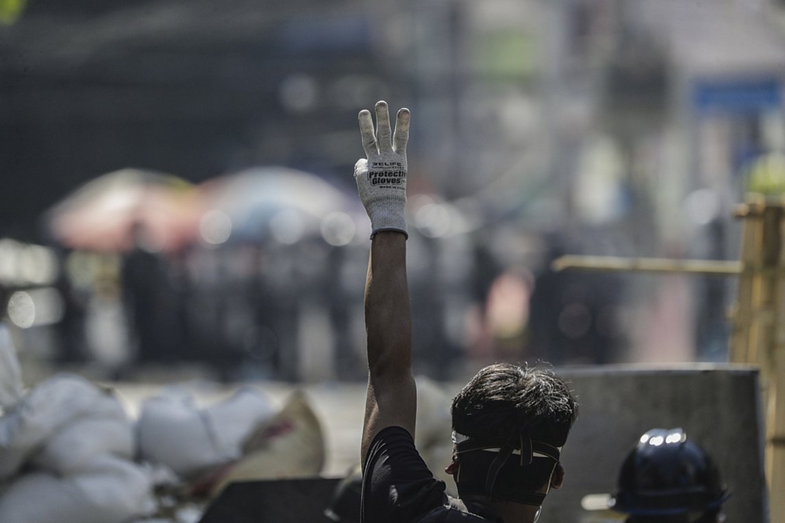 Μιανμάρ: Συνεχίζονται οι κινητοποιήσεις – Μπλακ άουτ στο ίντερνετ