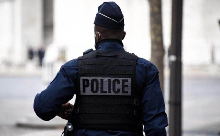 Παρίσι: Συνελήφθη ο άνδρας που απειλούσε να ανατιναχθεί έξω από το προξενείο του Ιράν 