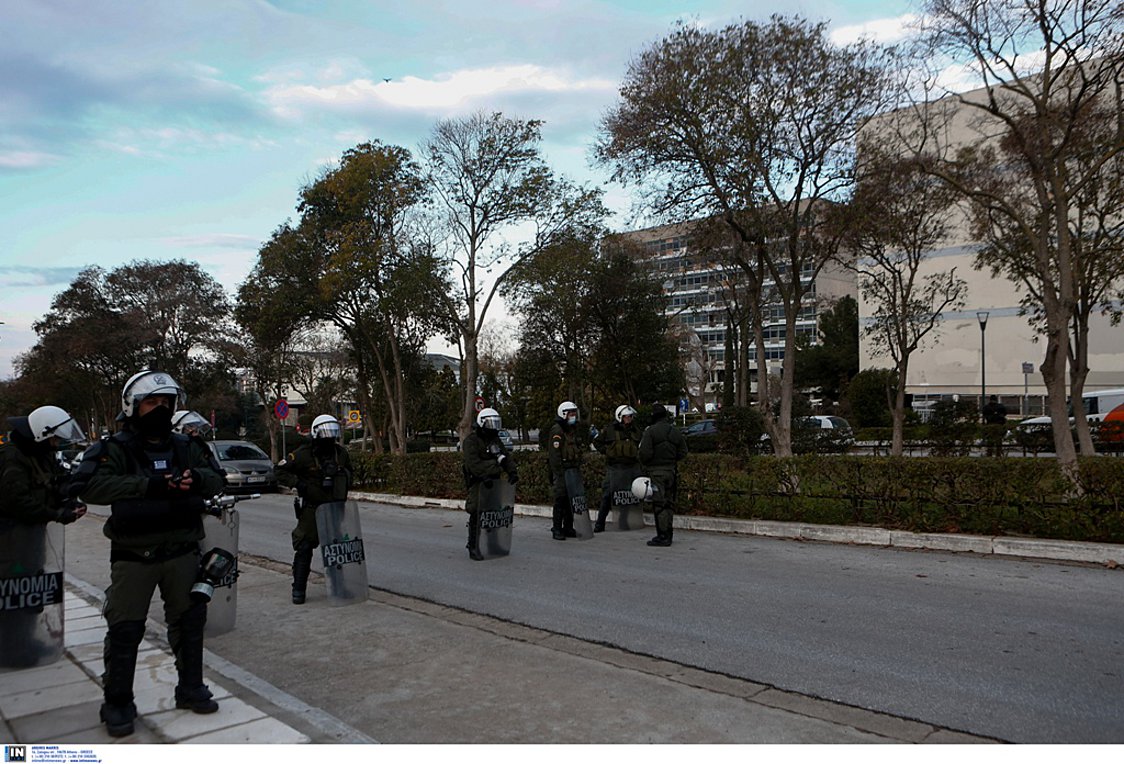 ΑΠΘ: Βόμβες μολότοφ εντόπισε η ΕΛΑΣ