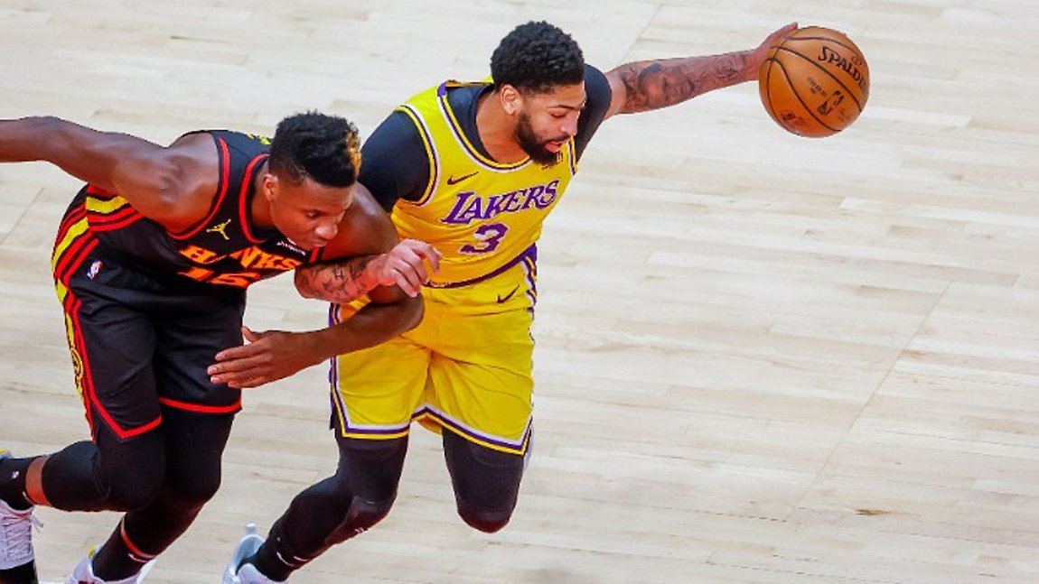 Τουλάχιστον άλλες δύο εβδομάδες εκτός ο Ντέιβις