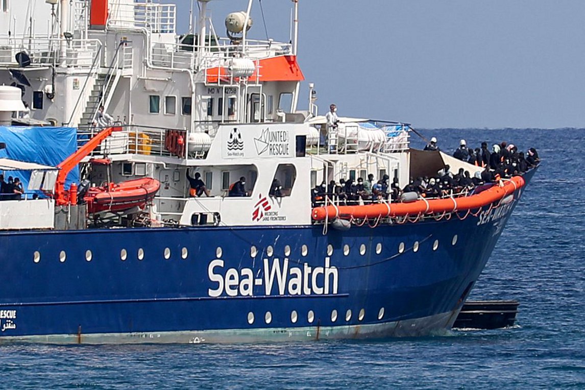 Η Sea-Watch αναζητεί ασφαλές λιμάνι έπειτα από επιχειρήσεις διάσωσης στη Μεσόγειο