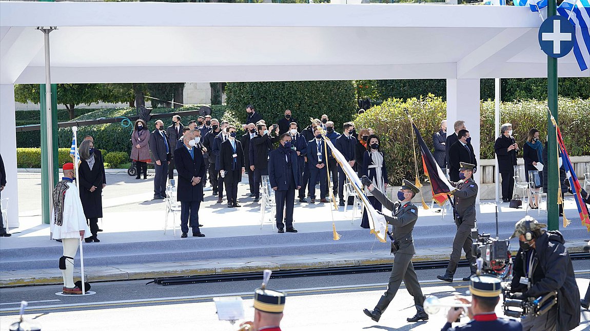 Δένδιας: Τιμή στο παρελθόν και αισιοδοξία για το μέλλον