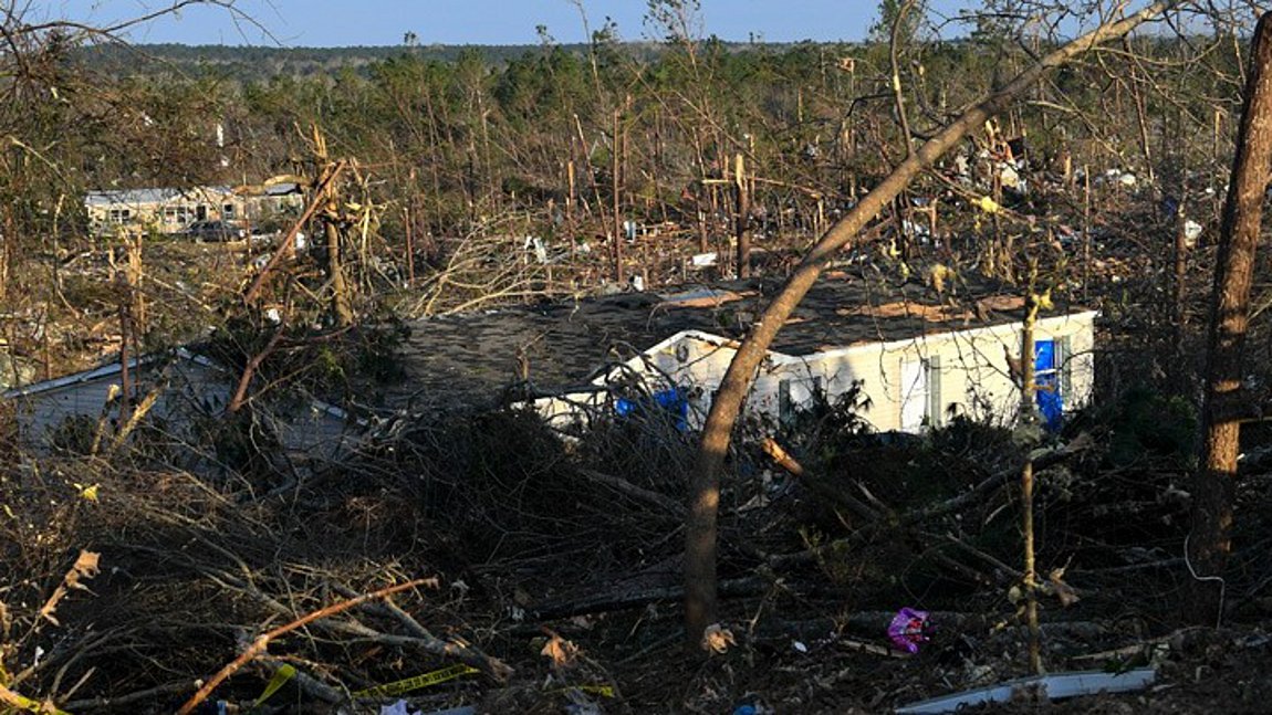HΠΑ: Ανεμοστρόβιλοι σαρώνουν την Αλαμπάμα – Πέντε νεκροί – ΒΙΝΤΕΟ