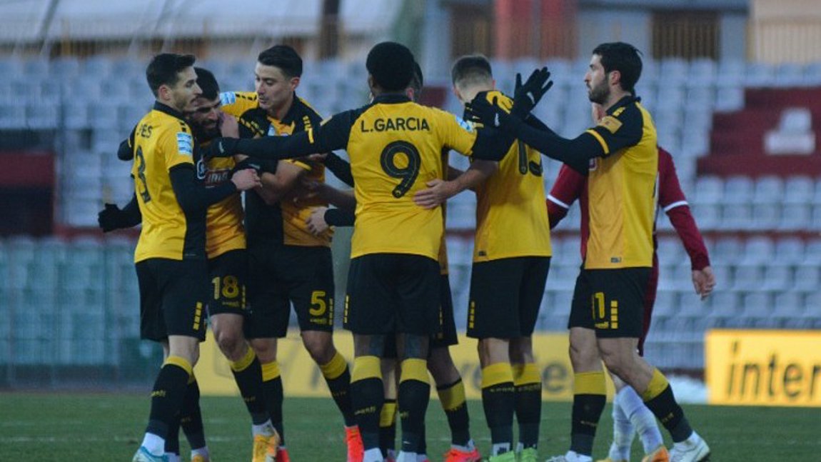 Θλάση ο Χριστόπουλος, μικροπρόβλημα και ο Ραντόνια