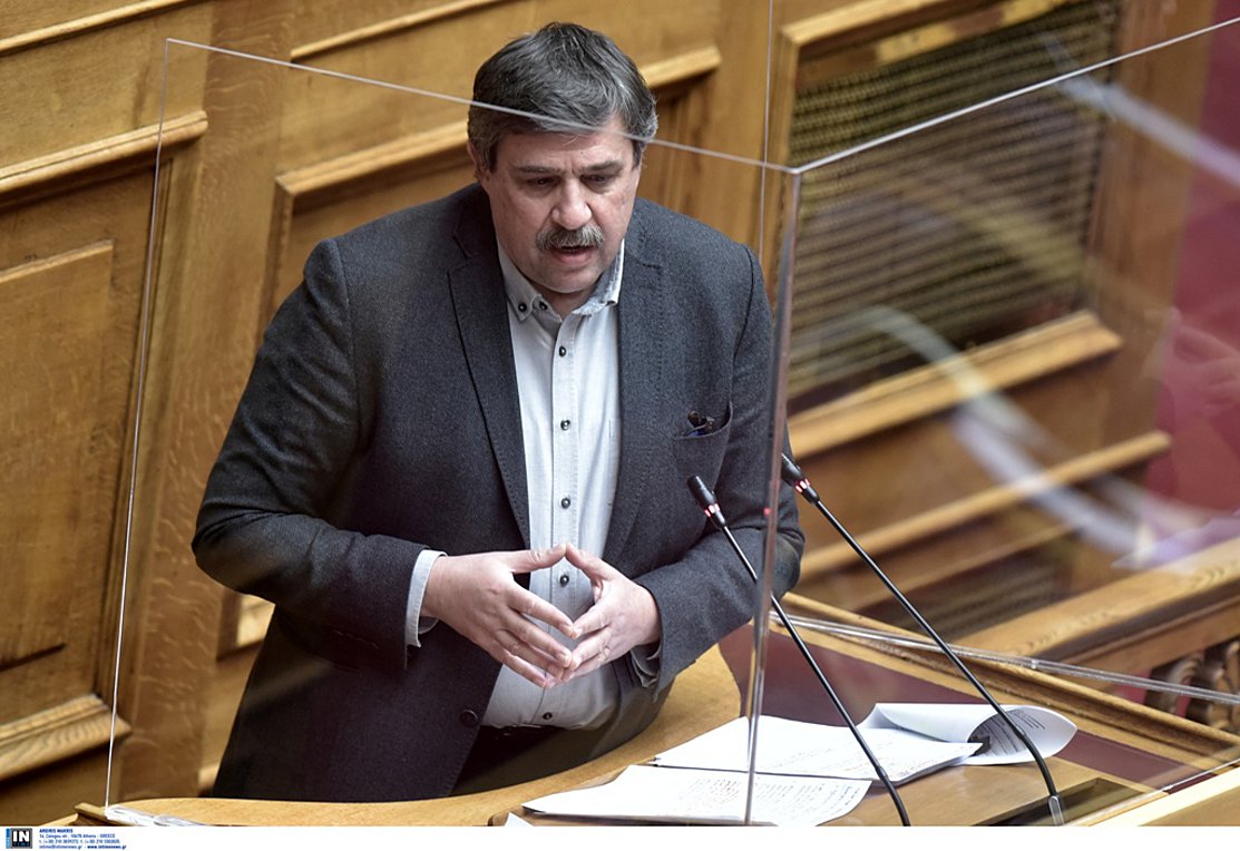 Ξανθός: Αμφίβολης αξιοπιστίας τα self-test, μπάχαλο με τα φαρμακεία