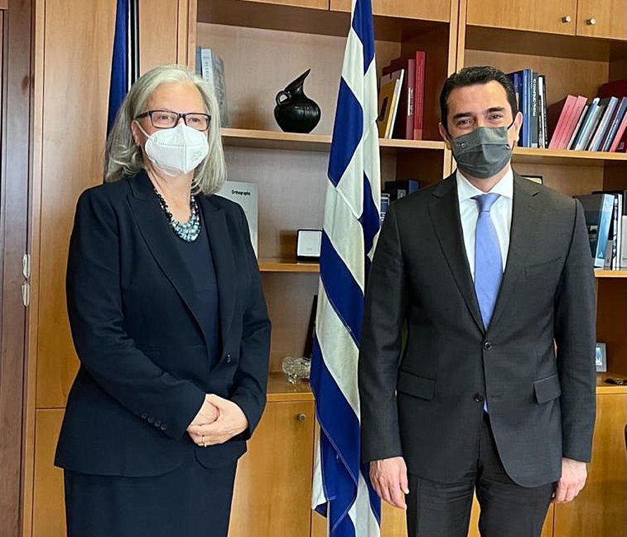 Συνάντηση Σκρέκα με την Αυστριακή πρέσβη – Τι συζήτησαν