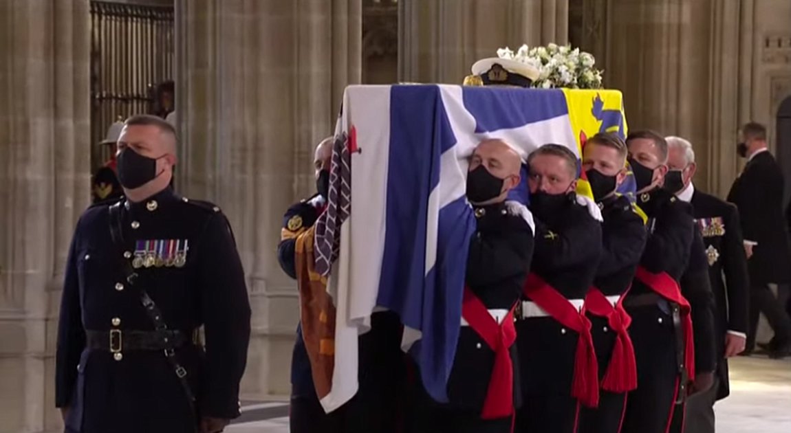 LIVE: Η Βρετανία «αποχαιρετά» τον πρίγκιπα Φίλιππο