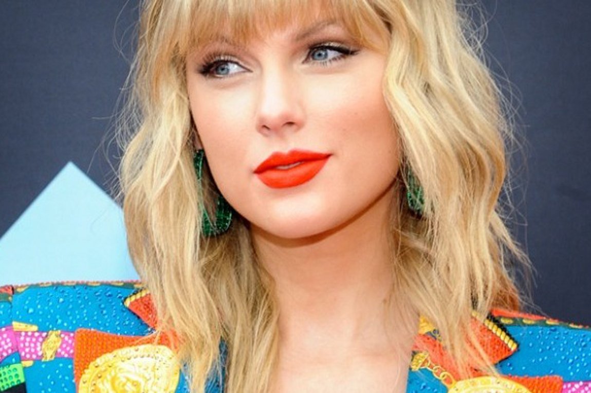 Η Τέιλορ Σουίφτ κατέρριψε ρεκόρ των Beatles στο Ηνωμένο Βασίλειο