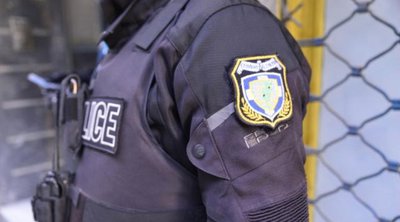 Συνελήφθη αστυνομικός για πλαστογραφία – Έβγαζε «μαϊμού» άδειες πώλησης και αγοράς κυνηγετικών όπλων