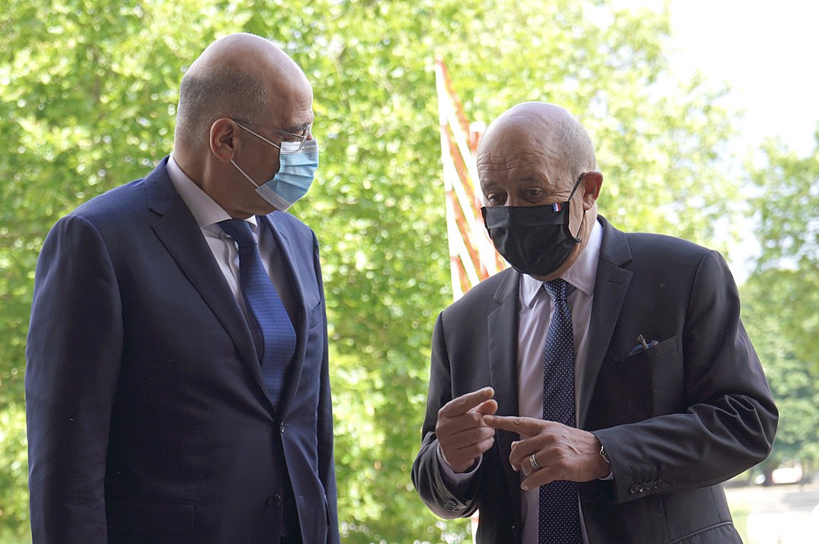 Συγχαρητήρια επιστολή του Γάλλου ΥΠΕΞ στον Δένδια: Συνεργασία για αλληλέγγυα Ευρώπη