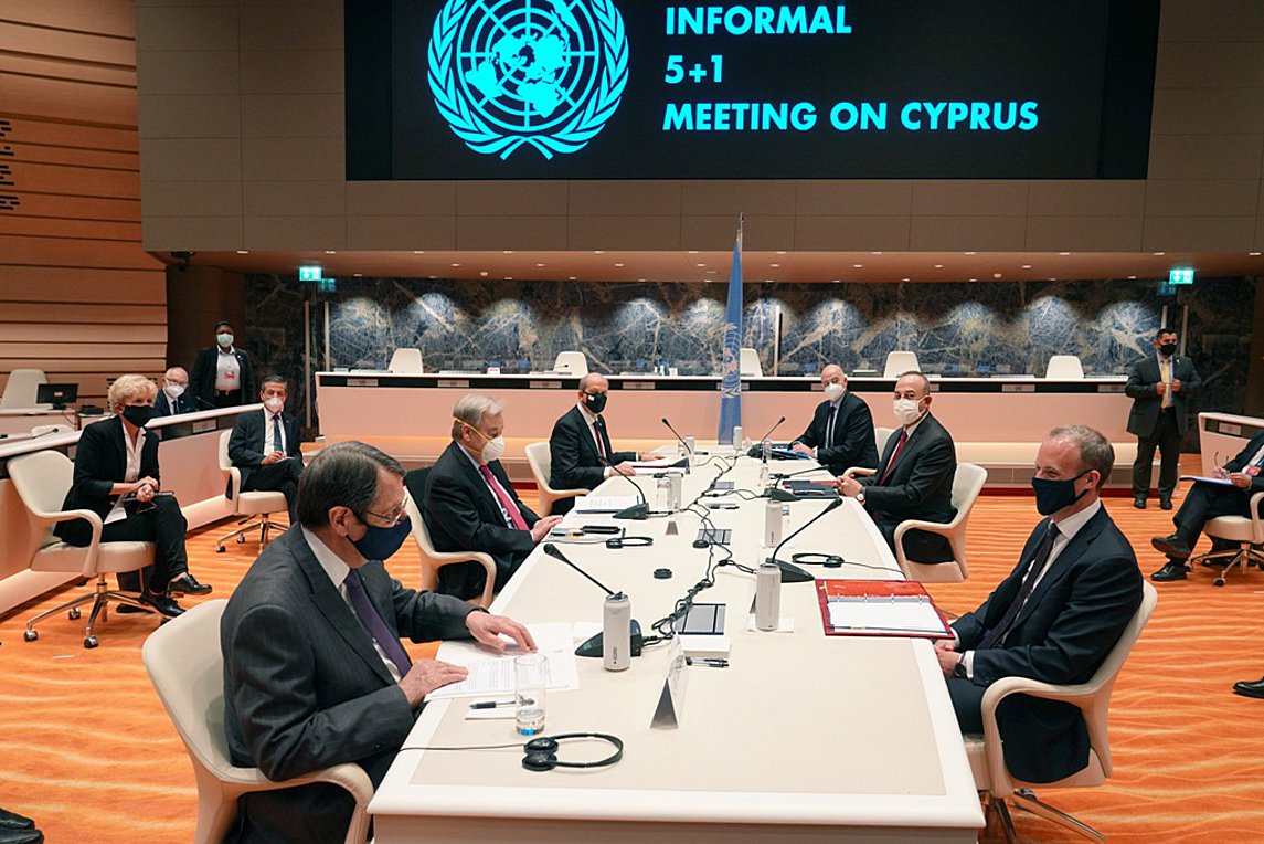 Βρετανός ΥΠΕΞ: «Σημαντική στιγμή» η Άτυπη Πενταμερής στη Γενεύη