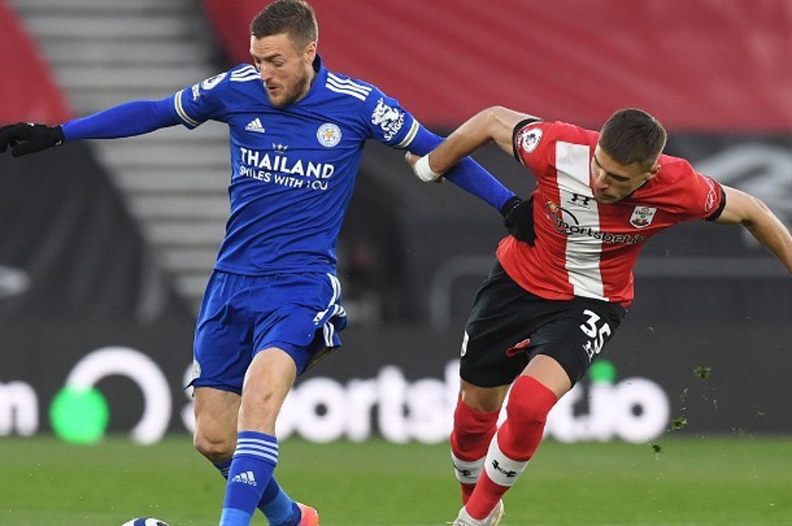 «Όρθια» με 10 παίκτες η Σαουθάμπτον