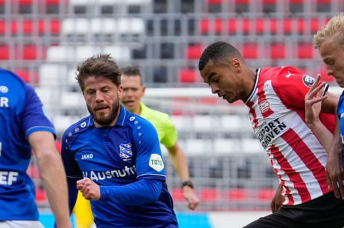 Απώλεια για την Αϊντχόφεν, σε κίνδυνο η δεύτερη θέση