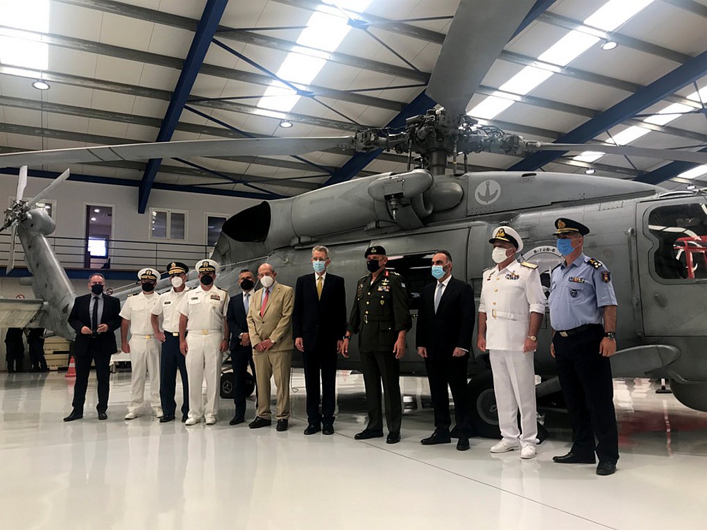 Παραδόθηκε το πρώτο αναβαθμισμένο ελικόπτερο Aegean Hawk S-70 του Πολεμικού Ναυτικού