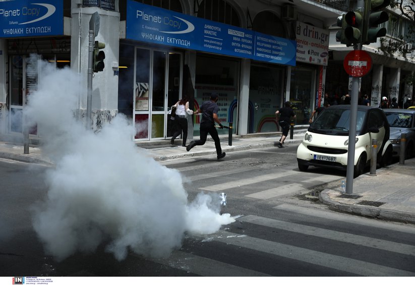 Επεισόδια στο κέντρο της Αθήνας μετά τις πορείες - Χρησιμοποιήθηκαν και εκρηκτικές μολότοφ - Φωτογραφίες