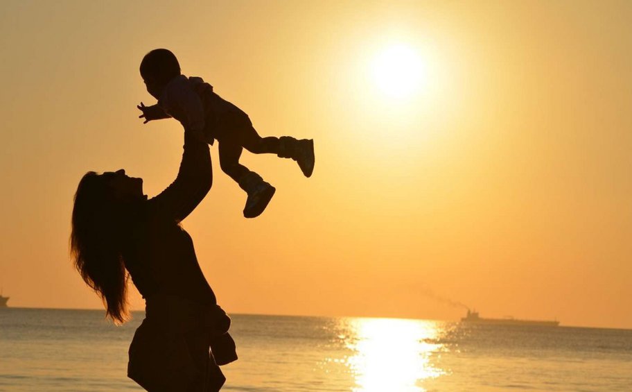 ΟΠΕΚΑ: Αυξημένο επίδομα σε 59.000 μητέρες που θα λάβουν αναδρομικά 36,25 εκατ. ευρώ 
