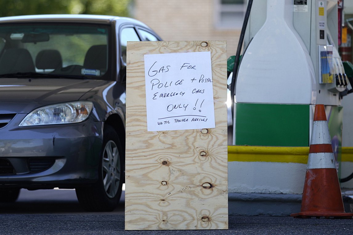 Ξεμένει από βενζίνη η Ουάσινγκτον αν και η Colonial Pipeline επανακάμπτει