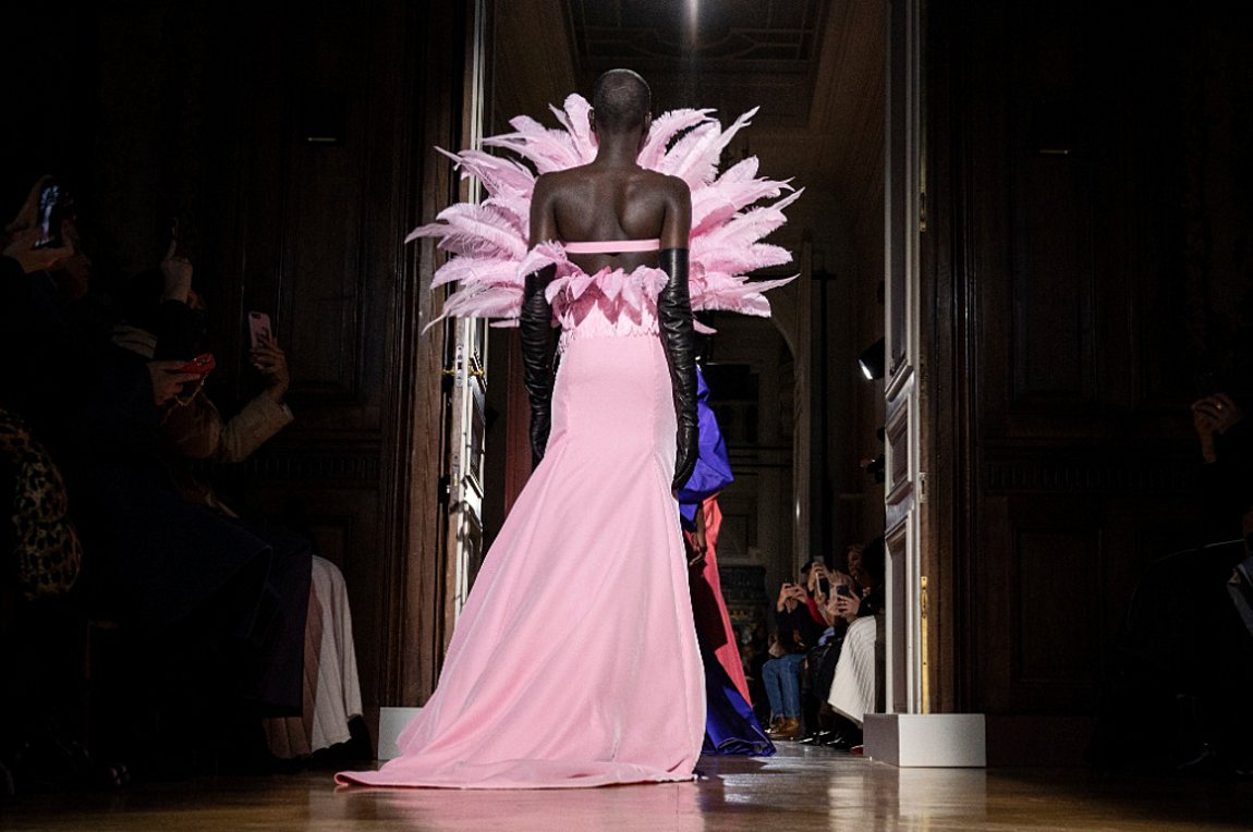 Η Εβδομάδα Υψηλής Ραπτικής επιστρέφει…live στο Παρίσι