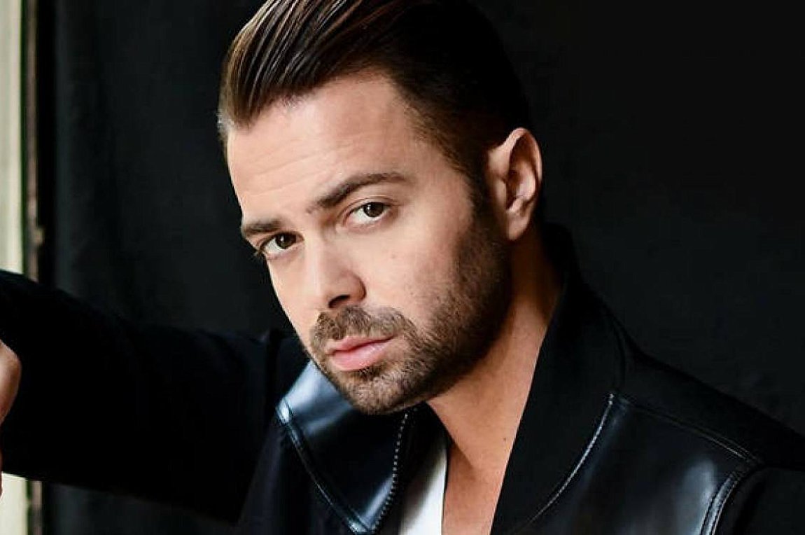 Θύμα απάτης ο Ηλίας Βρεττός – Του σήκωσαν χρήματα από τον λογαριασμό